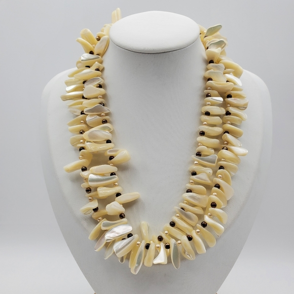 Off White Shell Choker Two Strand Necklace Beaded Vintage MOP Jewelry MCM - Picture 6 of 6